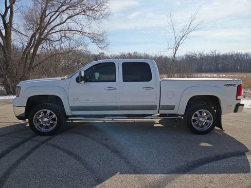 Used 2007 GMC Sierra 2500 SLE w/ SLE2 Preferred Package image 3