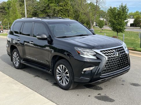 Used 2023 Lexus GX 460 Luxury w/ Accessory Package image 2