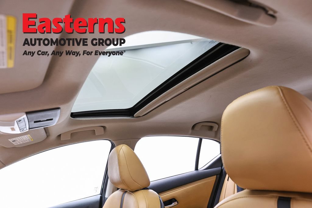 Used 2023 Nissan Sentra SV w/ SV Premium Package FWD image 35