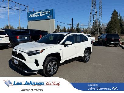 Used 2022 Toyota RAV4 SE w/ Weather & Moonroof Package