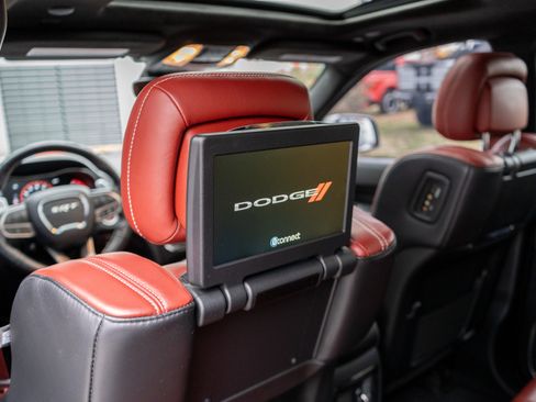 Used 2020 Dodge Durango SRT w/ Premium Interior Group image 39