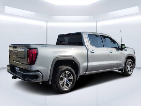 Used 2025 GMC Sierra 1500 SLT AWD/4WD image 3