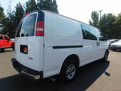 Used 2003 GMC Savana 1500 w/ Chrome Appearance Package image 2