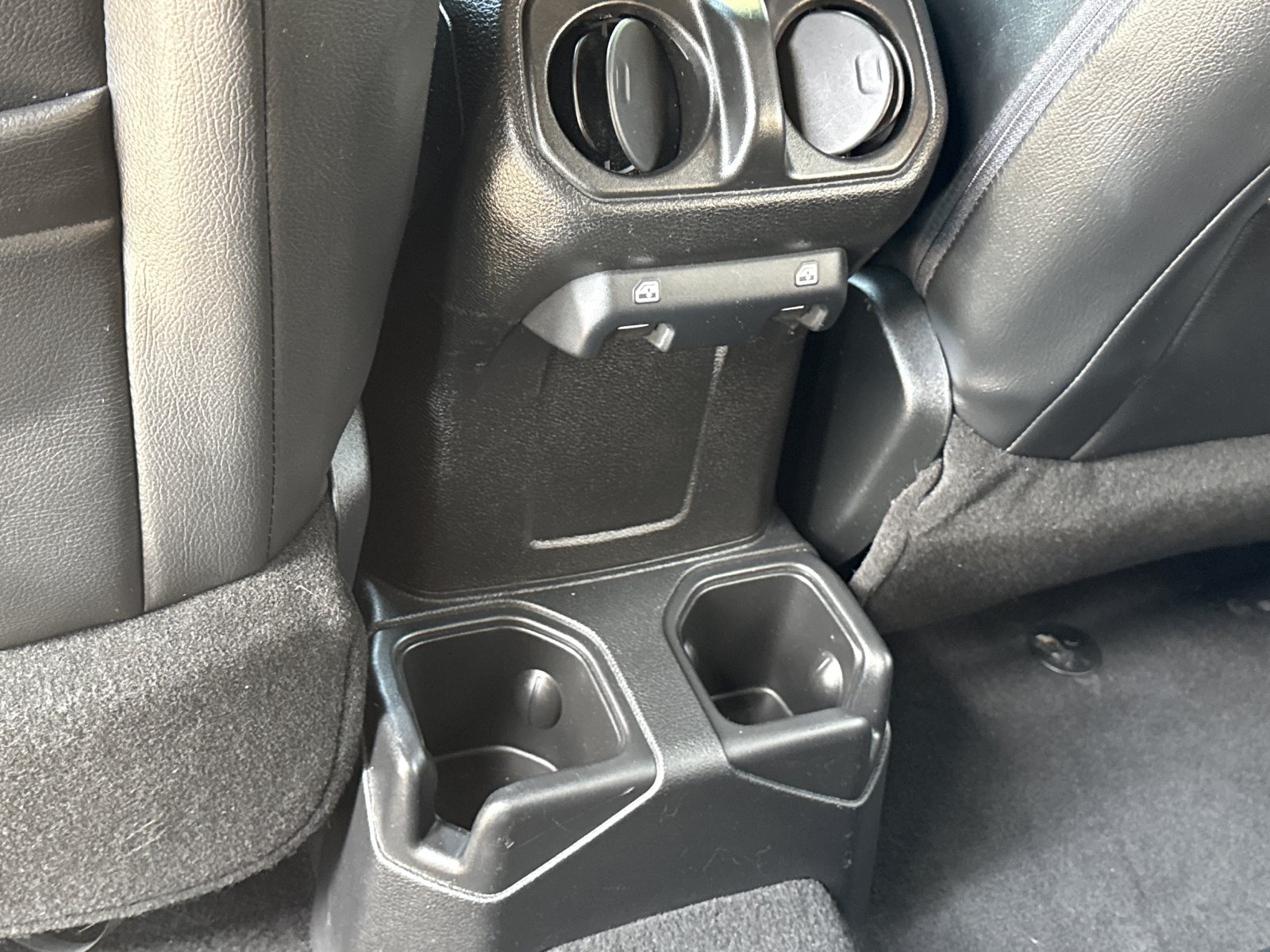 Used 2018 Jeep Wrangler Unlimited Sport S AWD/4WD image 12