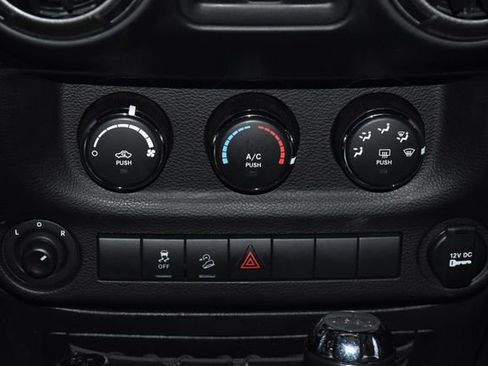 Used 2018 Jeep Wrangler Unlimited Sport S image 13