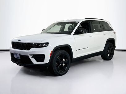 Used 2023 Jeep Grand Cherokee Altitude