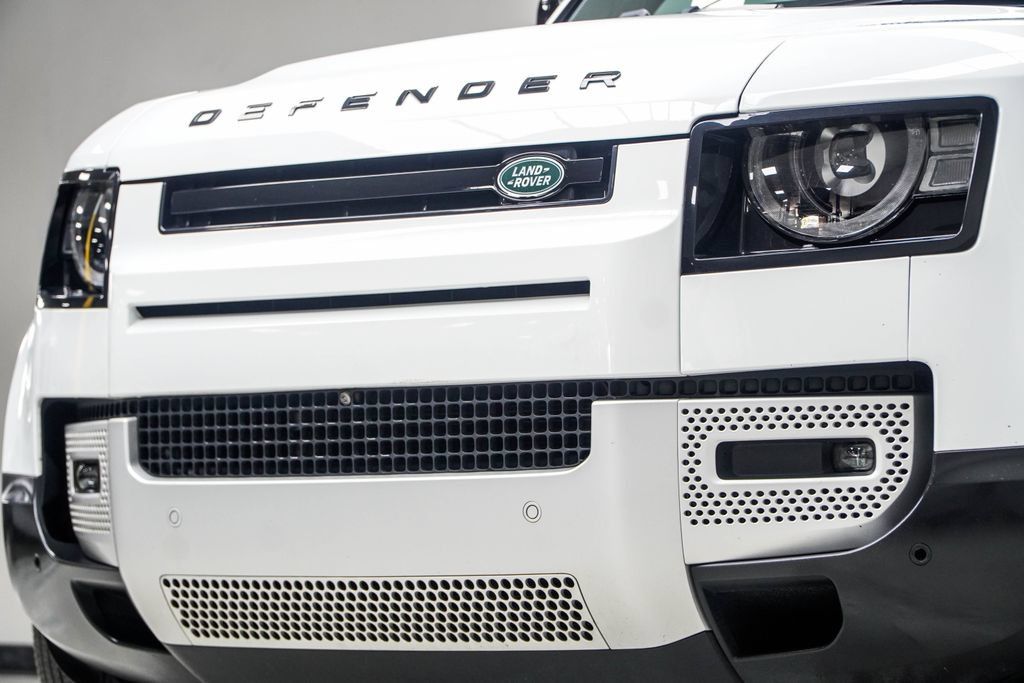 Used 2025 Land Rover Defender 110 S AWD/4WD image 2