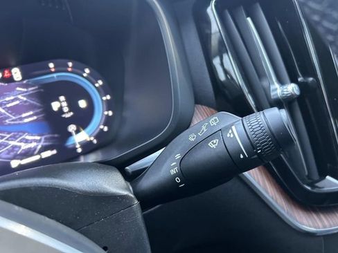 Used 2024 Volvo XC60 B5 Plus w/ Protection Package Premier image 28