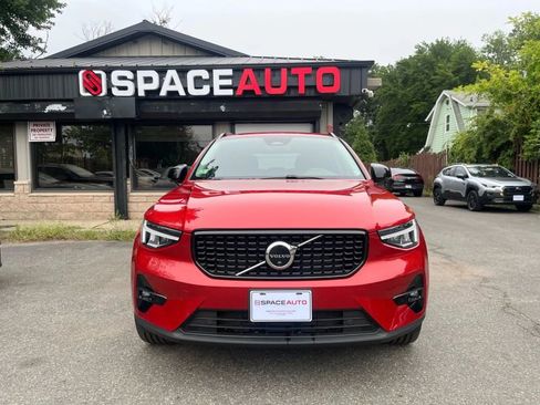 Used 2023 Volvo XC40 B5 Plus w/ Driver Assist Package image 2