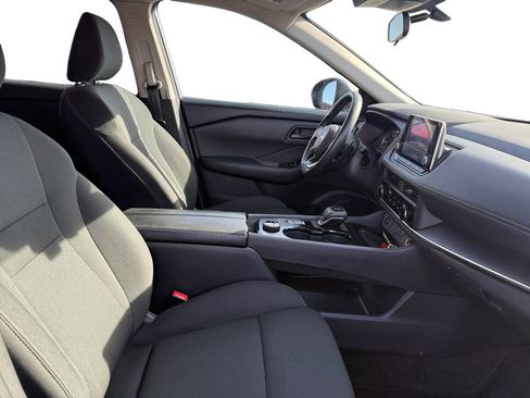 Used 2024 Nissan Rogue S image 15