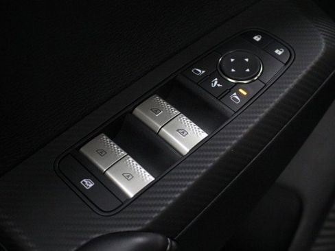 New 2025 Mitsubishi Outlander SE image 16