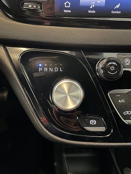 Used 2026 Chrysler Pacifica Select FWD image 15