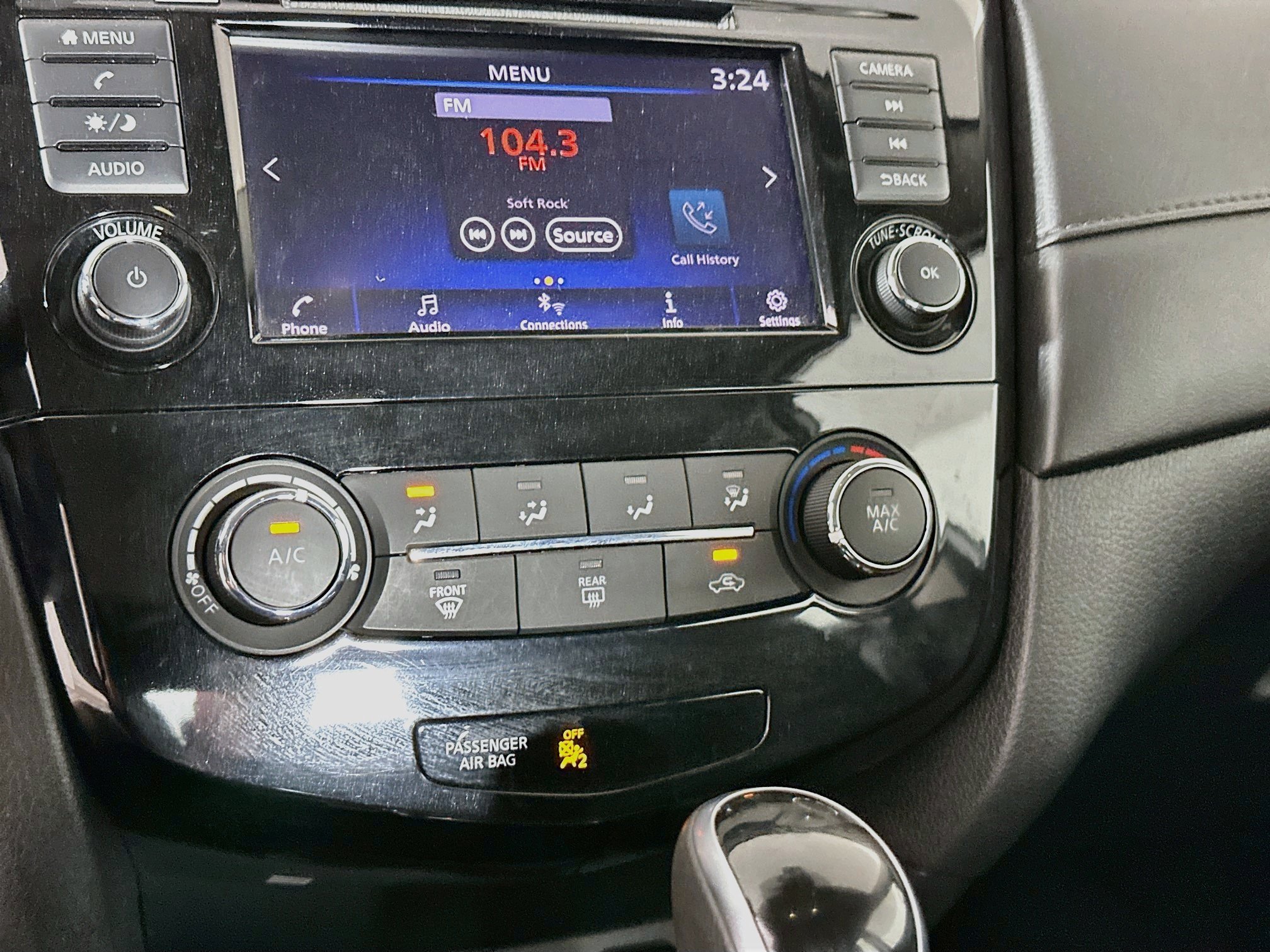 Used 2020 Nissan Rogue S FWD image 23