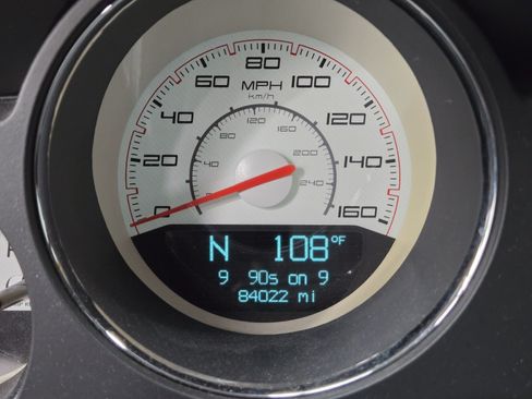Used 2013 Dodge Challenger R/T RWD image 15