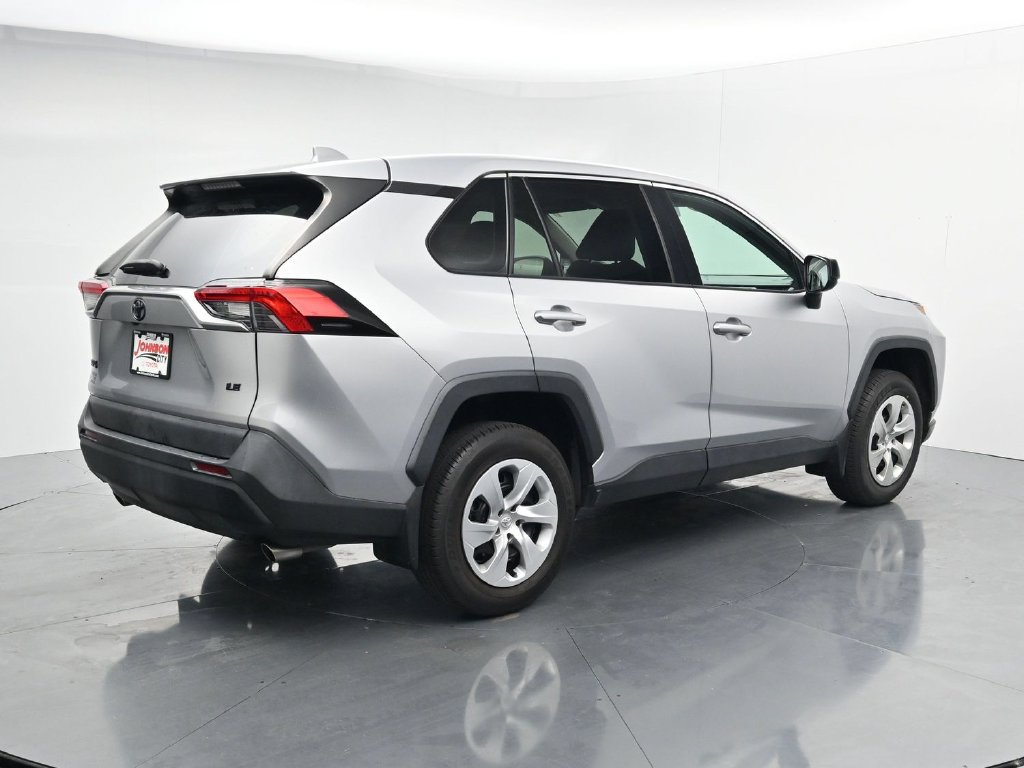 Used 2023 Toyota RAV4 LE FWD image 8