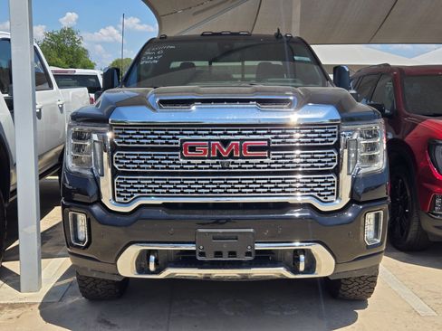 Used 2021 GMC Sierra 2500 Denali w/ Denali Black Diamond Edition AWD/4WD image 2