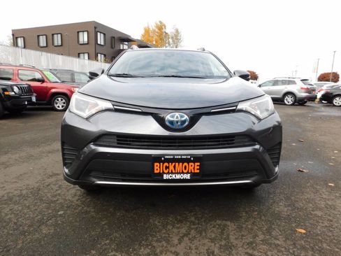 Used 2018 Toyota RAV4 LE Plus image 20
