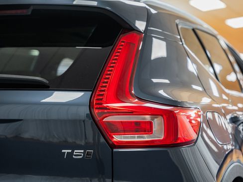 Used 2022 Volvo XC40 T5 Inscription w/ Advanced Package AWD/4WD image 7