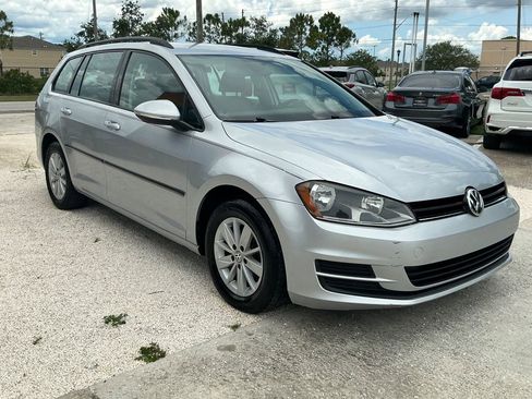 Used 2016 Volkswagen Golf S image 6