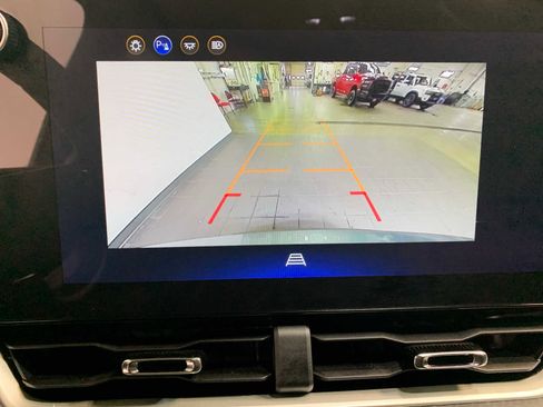 Used 2026 Chevrolet Equinox LT AWD/4WD image 5
