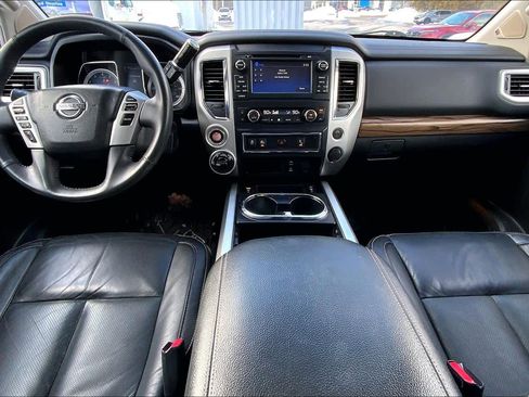 Used 2017 Nissan Titan SL image 16