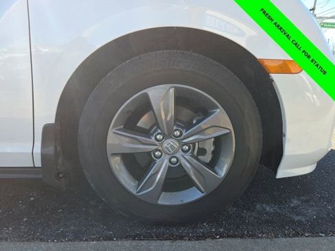 Used 2024 Honda Odyssey EX image 10