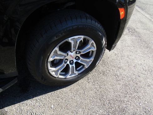 Used 2022 GMC Yukon XL SLE image 41