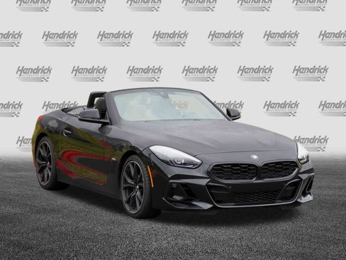 Used 2024 BMW Z4 sDrive30i w/ Shadowloine Package image 2
