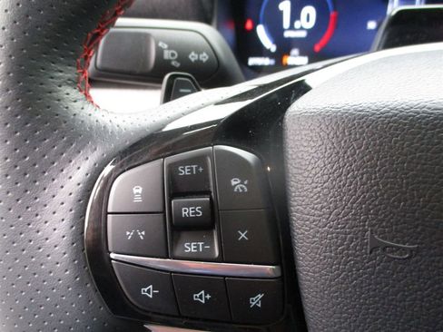 Used 2025 Ford Explorer ST image 6