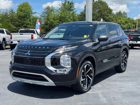 Used 2022 Mitsubishi Outlander SE image 7