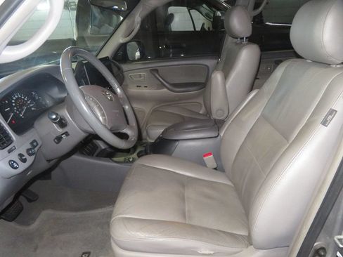 Used 2006 Toyota Sequoia SR5 AWD/4WD image 20