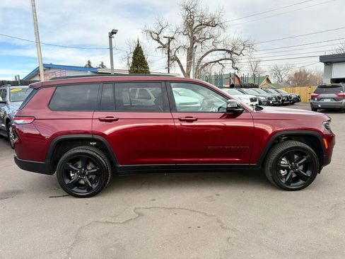 Used 2024 Jeep Grand Cherokee L Altitude image 10