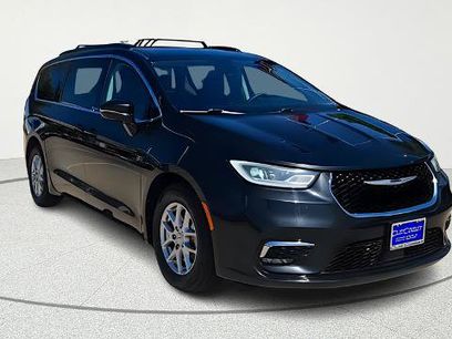 Used 2022 Chrysler Pacifica Touring-L