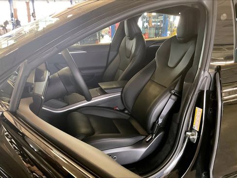 Used 2024 Tesla Model S image 7