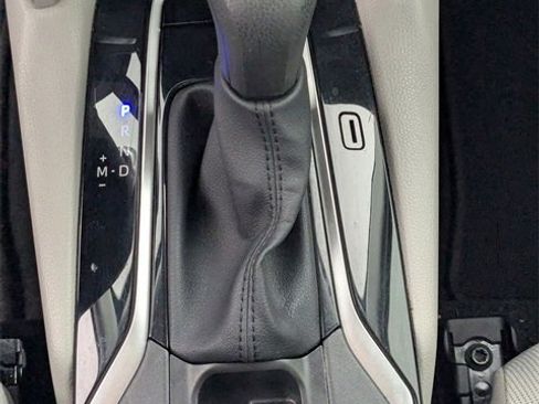 Used 2024 Toyota Corolla Cross L image 20