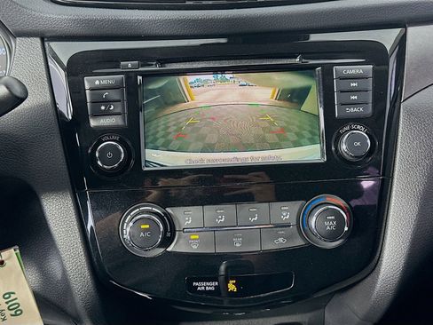 Used 2021 Nissan Rogue Sport S FWD image 13