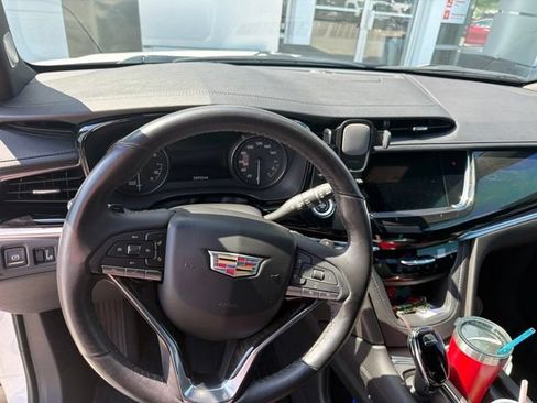 Used 2023 Cadillac XT6 Premium Luxury w/ Technology Package FWD image 16