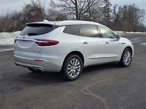 Used 2019 Buick Enclave Premium image 3