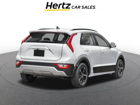 Used 2026 Kia Niro LX FWD image 2