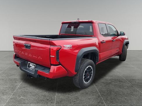 Used 2024 Toyota Tacoma TRD Off-Road image 7