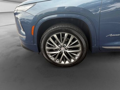 Used 2026 Buick Enclave Avenir w/ Super Cruise Package AWD/4WD image 9