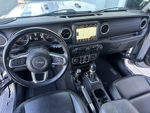 Used 2018 Jeep Wrangler Unlimited Sahara AWD/4WD image 23