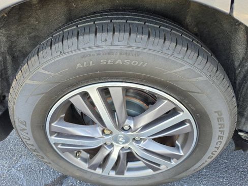 Used 2017 INFINITI QX60 Luxe AWD/4WD image 32