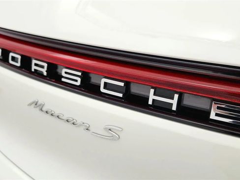 Used 2022 Porsche Macan S AWD/4WD image 16
