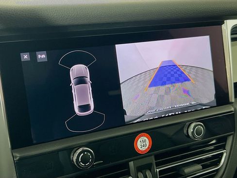 New 2026 Porsche Macan image 17