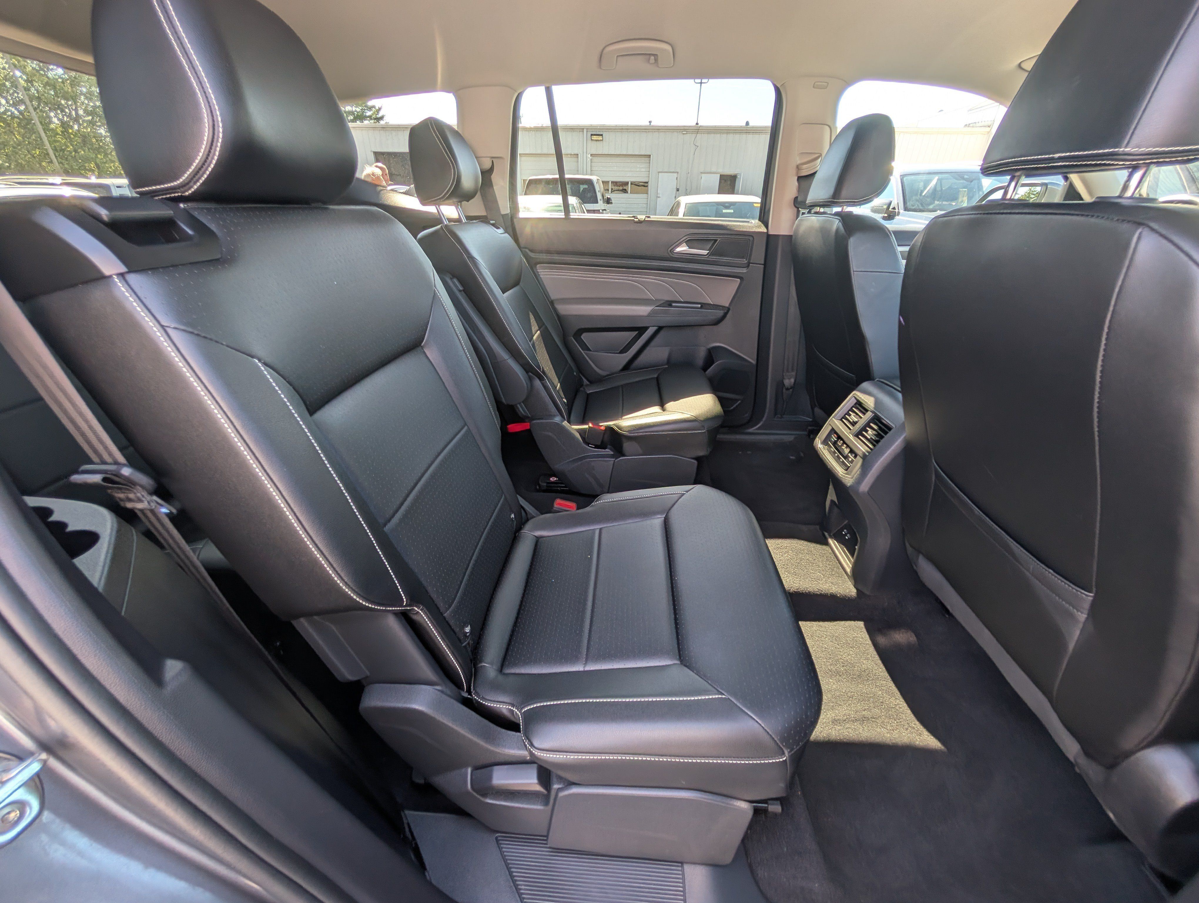 Used 2023 Volkswagen Atlas SE AWD/4WD image 11