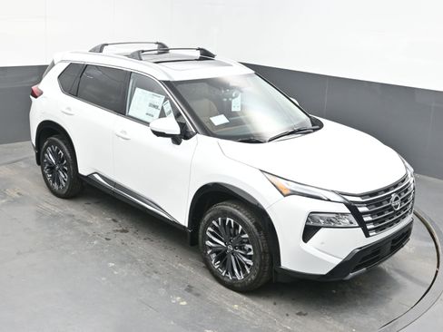 New 2026 Nissan Rogue Platinum w/ Platinum Premium Package image 32