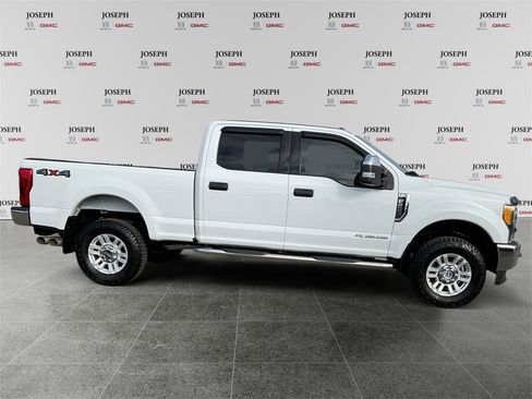 Used 2017 Ford F250 XLT image 5