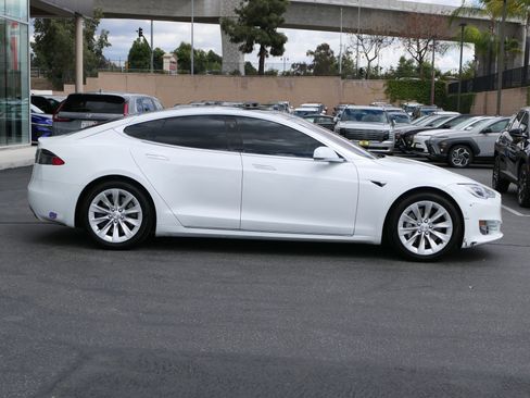 Used 2018 Tesla Model S 75D image 2