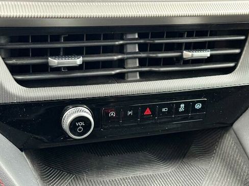 Used 2025 Ford Explorer ST-Line w/ ST-Line Street Pack image 19